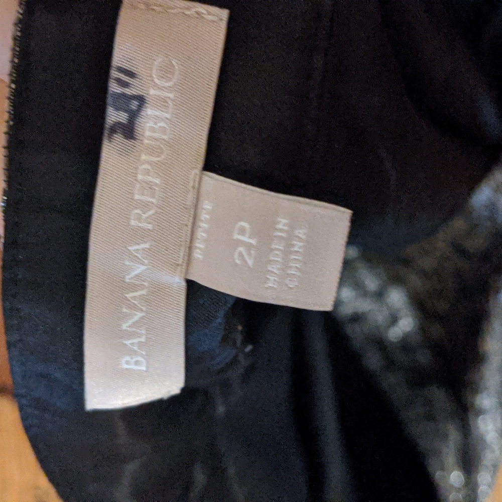 Banana Republic Glam Short Skirt - Fine Silver Cream Tan Pattern - Picture 5 of 5